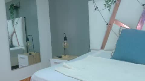 Snapshot of fernandabrown__ chatting on July 5, 2026, 12:01 pm FERNANDA BROWN online show from July 5, 2026, 12:01 pm
