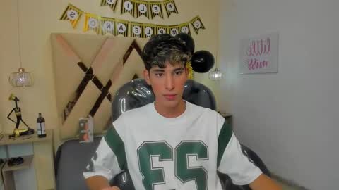 FER PHOENIX online show from October 19, 2025, 3:29 am