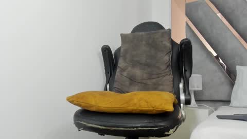 Snapshot of festcooll chatting on February 19, 2025, 9:47 pm FestCooll online show from February 19, 2025, 9:47 pm