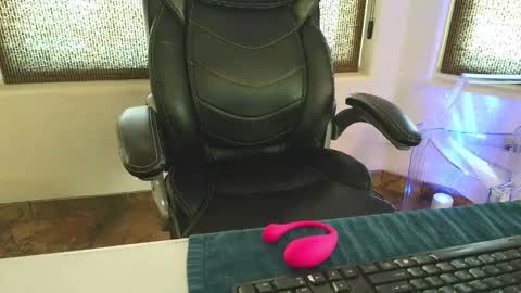 fetishsecret online show from September 13, 2025, 4:40 pm