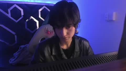 Snapshot of fieramadame chatting on February 17, 2025, 11:44 am online show from February 17, 2025, 11:44 am