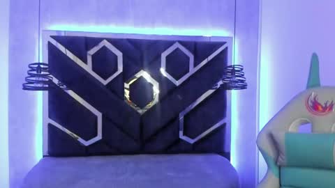 Snapshot of fieramadame chatting on February 19, 2025, 11:38 am online show from February 19, 2025, 11:38 am