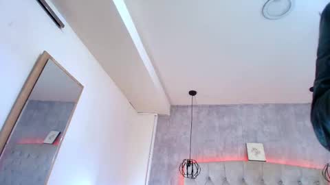 Snapshot of fieramadame chatting on September 13, 2025, 12:05 pm online show from September 13, 2025, 12:05 pm