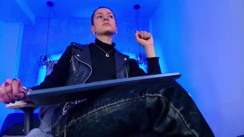 Snapshot of fieramadame chatting on November 14, 2025, 12:48 pm online show from November 14, 2025, 12:48 pm