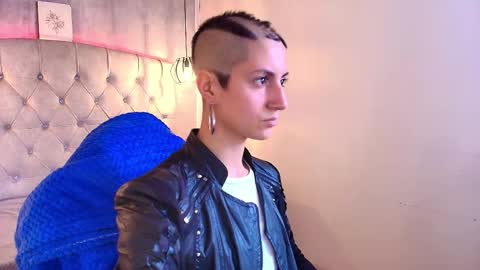 Snapshot of fieramadame chatting on November 18, 2025, 12:09 pm online show from November 18, 2025, 12:09 pm