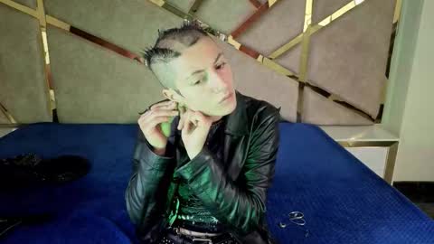 Snapshot of fieramadame chatting on December 2, 2025, 12:54 pm online show from December 2, 2025, 12:54 pm