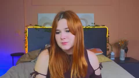 Snapshot of fiery_foxy chatting on November 16, 2025, 4:18 am Mabel online show from November 16, 2025, 4:18 am