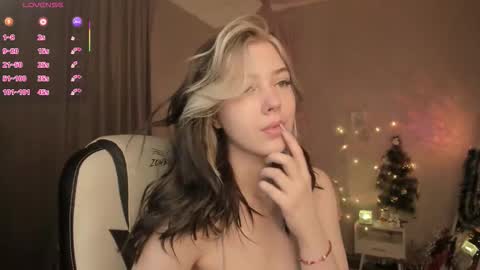 Filla online show from December 15, 2025, 3:00 am