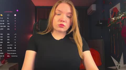 Snapshot of fififlower chatting on May 7, 2026, 5:29 pm Rebecca online show from May 7, 2026, 5:29 pm
