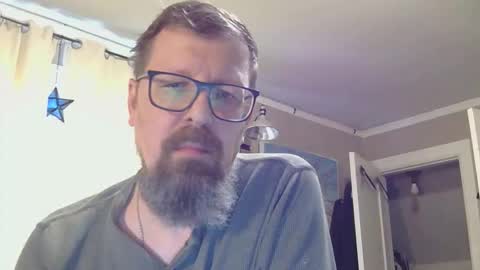 Snapshot of figuredraw chatting on April 22, 2026, 8:43 pm figuredraw online show from April 22, 2026, 8:43 pm