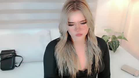 Snapshot of filipina_slutty69xxx chatting on March 17, 2026, 4:06 am Angela DONT FORGET TO FOLLOW AND GIVE ME APPRECIATION online show from March 17, 2026, 4:06 am