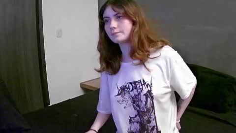 Snapshot of findiryts_2 chatting on October 10, 2025, 6:23 am Alice and Max online show from October 10, 2025, 6:23 am