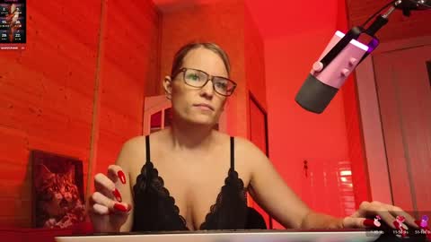 Lady online show from April 25, 2026, 5:43 pm