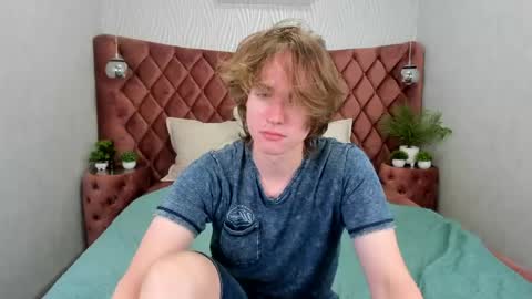 Snapshot of finnbev chatting on June 8, 2026, 1:28 am finnbev online show from June 8, 2026, 1:28 am