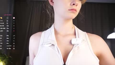 Snapshot of fionawhynot chatting on July 19, 2026, 5:11 am Emily online show from July 19, 2026, 5:11 am