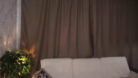 Snapshot of fionawhynot chatting on July 28, 2026, 4:08 am Emily online show from July 28, 2026, 4:08 am