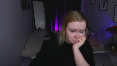 Fiona online show from May 2, 2026, 11:32 pm