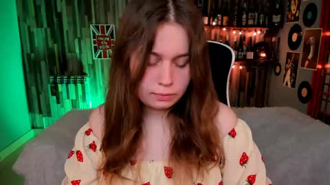 fiora online show from April 29, 2026, 6:06 am