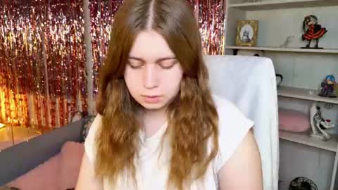 Snapshot of fioramarmoris chatting on June 13, 2026, 6:33 am fiora online show from June 13, 2026, 6:33 am