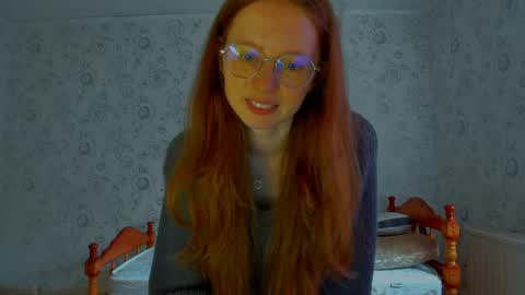 fire_luna online show from April 27, 2026, 12:36 pm