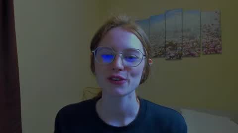 fire_luna online show from July 4, 2026, 7:09 pm