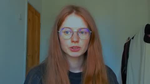 fire_luna online show from July 23, 2026, 9:18 am