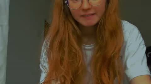 fire_luna online show from July 26, 2026, 9:05 am