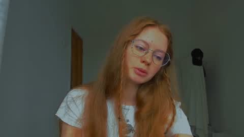 fire_luna online show from July 29, 2026, 9:18 am