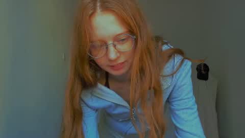 fire_luna online show from August 7, 2026, 5:42 am