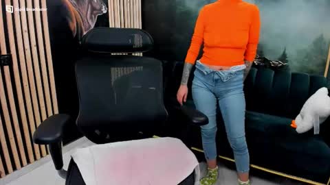 Snapshot of fireflowers_ chatting on November 26, 2025, 10:00 pm Kallisy online show from November 26, 2025, 10:00 pm