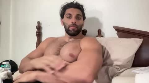 Snapshot of fitcurvyman4fun_69 chatting on April 5, 2026, 10:07 pm fitcurvyman4fun_69 online show from April 5, 2026, 10:07 pm