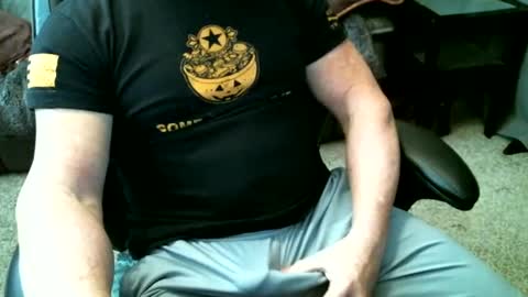 Snapshot of fitguy40 chatting on January 6, 2025, 8:07 pm fitguy40 online show from January 6, 2025, 8:07 pm