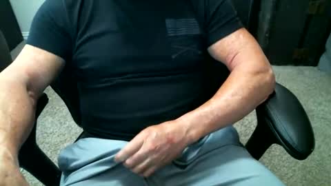 fitguy40 online show from May 8, 2026, 7:19 pm