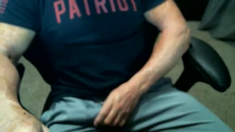 fitguy40 online show from May 14, 2026, 2:51 am