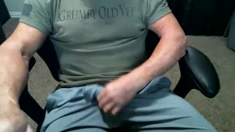 fitguy40 online show from May 15, 2026, 3:24 am