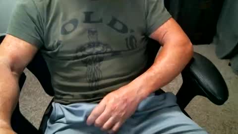 fitguy40 online show from May 17, 2026, 7:32 pm