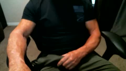 fitguy40 online show from May 25, 2026, 4:07 am
