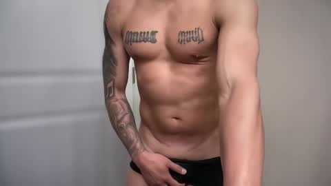 Snapshot of fithornyandtatted chatting on May 14, 2026, 11:44 pm fithornyandtatted online show from May 14, 2026, 11:44 pm
