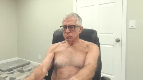 Snapshot of fitman999 chatting on December 2, 2024, 1:14 am Jon online show from December 2, 2024, 1:14 am