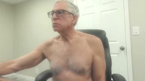 Snapshot of fitman999 chatting on January 6, 2025, 1:20 am Jon online show from January 6, 2025, 1:20 am