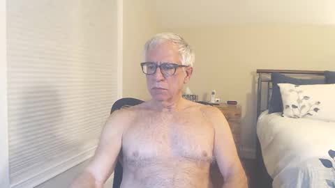 Snapshot of fitman999 chatting on January 8, 2025, 2:46 am Jon online show from January 8, 2025, 2:46 am