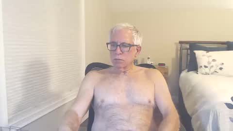 Snapshot of fitman999 chatting on January 8, 2025, 5:48 am Jon online show from January 8, 2025, 5:48 am