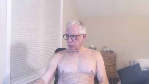 Snapshot of fitman999 chatting on February 5, 2025, 2:29 am Jon online show from February 5, 2025, 2:29 am