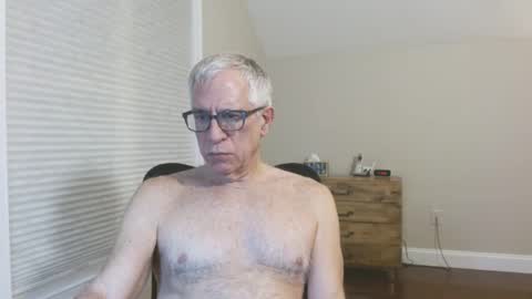 Snapshot of fitman999 chatting on February 19, 2025, 4:44 am Jon online show from February 19, 2025, 4:44 am