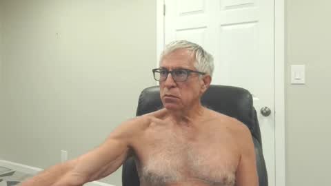 Snapshot of fitman999 chatting on September 19, 2025, 2:13 am Jon online show from September 19, 2025, 2:13 am