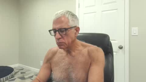 Snapshot of fitman999 chatting on September 29, 2025, 12:05 am Jon online show from September 29, 2025, 12:05 am