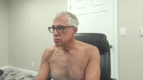 Snapshot of fitman999 chatting on October 5, 2025, 9:02 pm Jon online show from October 5, 2025, 9:02 pm