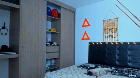 Snapshot of fitnolan chatting on February 2, 2025, 3:17 pm Elias Valencia online show from February 2, 2025, 3:17 pm