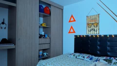 Snapshot of fitnolan chatting on February 21, 2025, 1:11 pm Elias Valencia online show from February 21, 2025, 1:11 pm