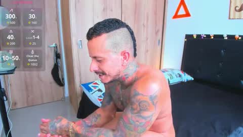 Snapshot of fitnolan chatting on November 10, 2025, 3:33 pm Elias Valencia online show from November 10, 2025, 3:33 pm